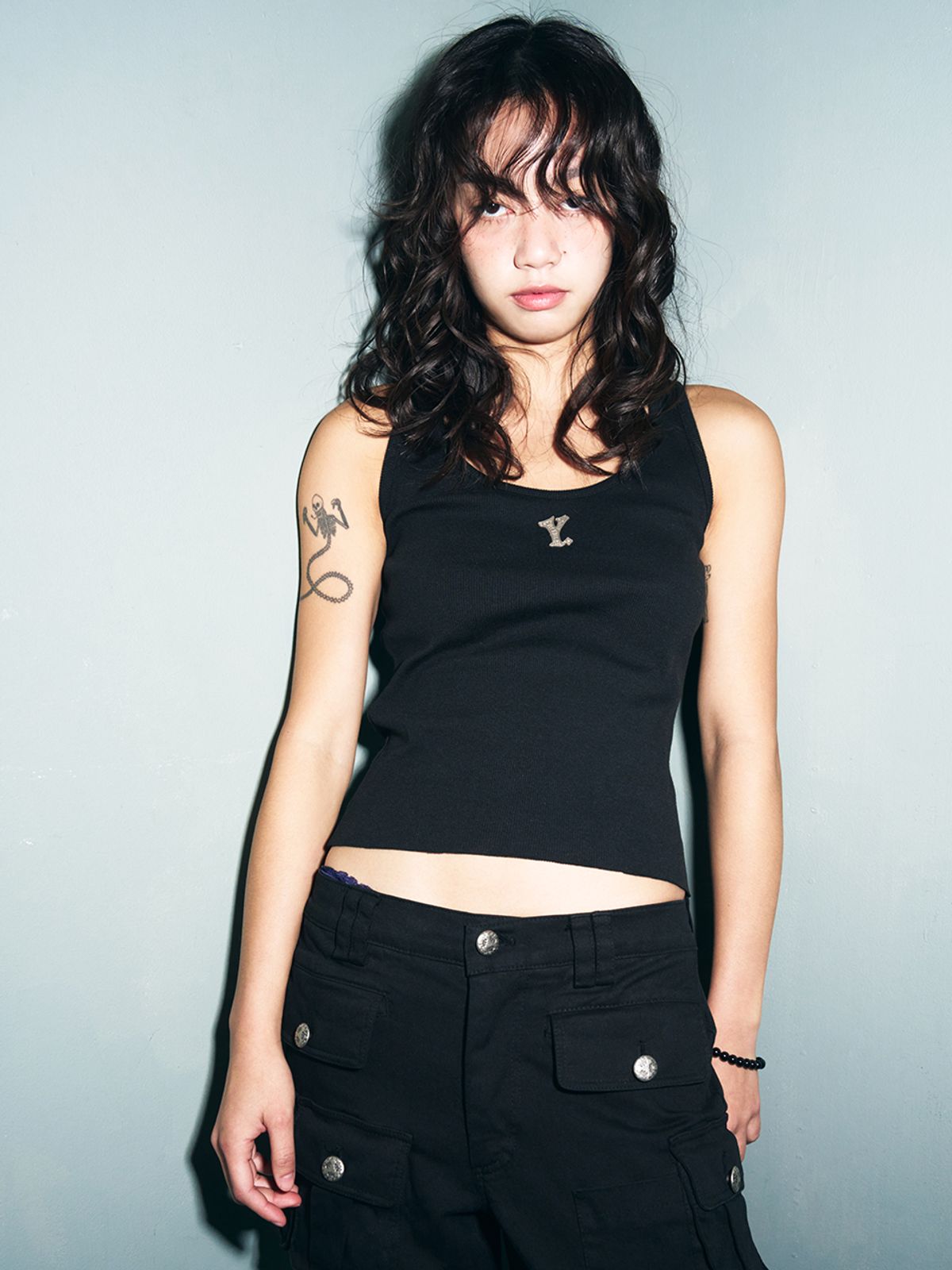 와이이이엘(YEEL) Y. RIBBED SLEEVELESS TOP BLACK