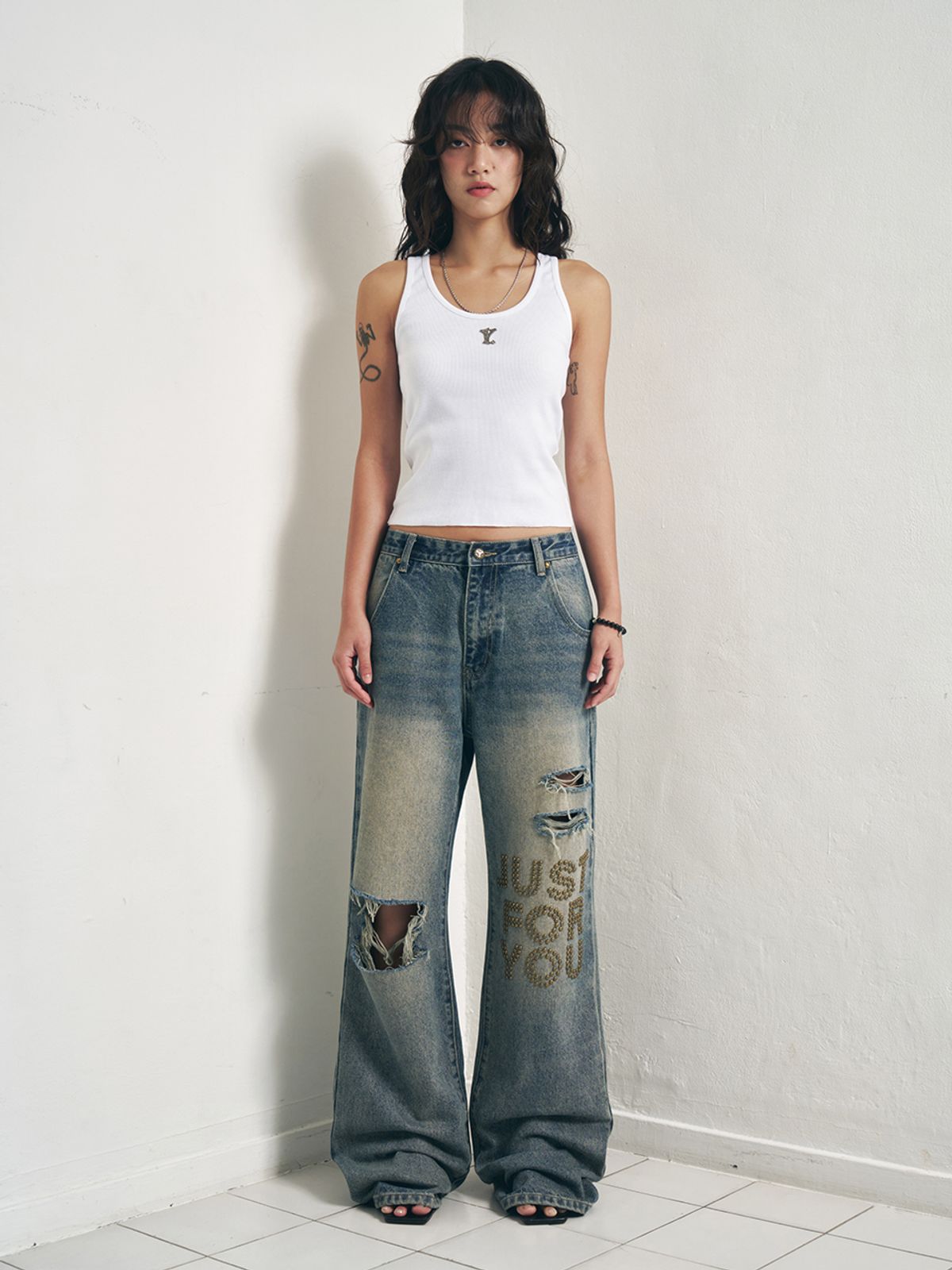와이이이엘(YEEL) Y. RIBBED SLEEVELESS TOP WHITE