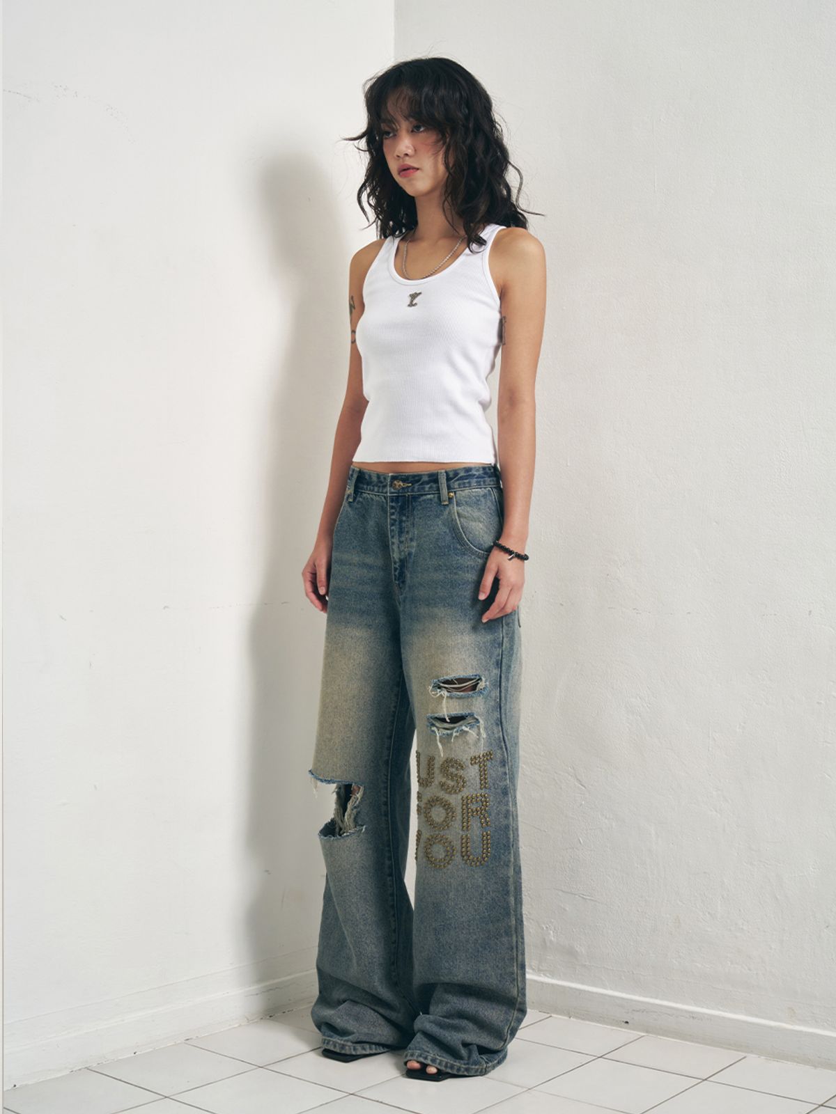 와이이이엘(YEEL) Y. RIBBED SLEEVELESS TOP WHITE