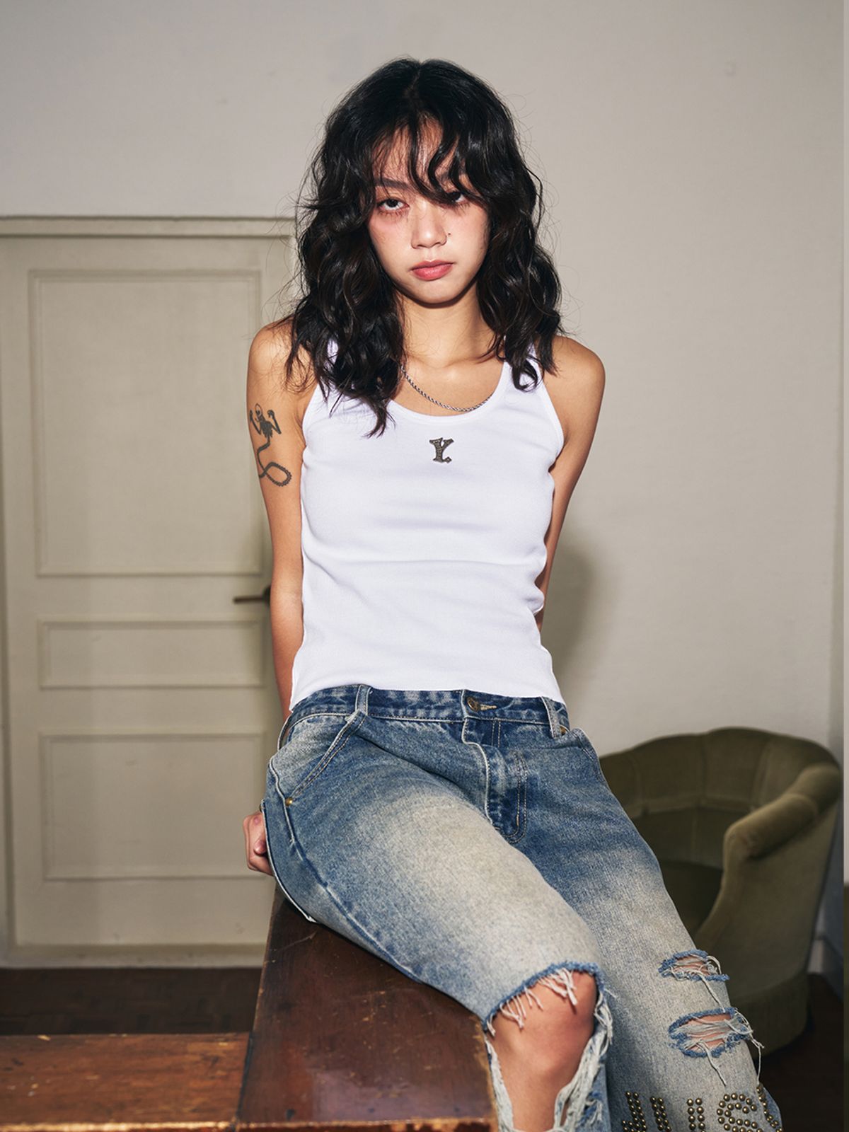 와이이이엘(YEEL) Y. RIBBED SLEEVELESS TOP WHITE