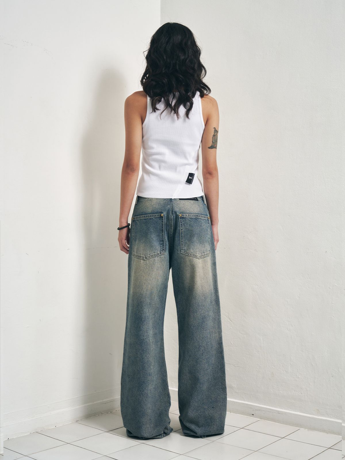 와이이이엘(YEEL) Y. STUD DISTRESSED JEANS