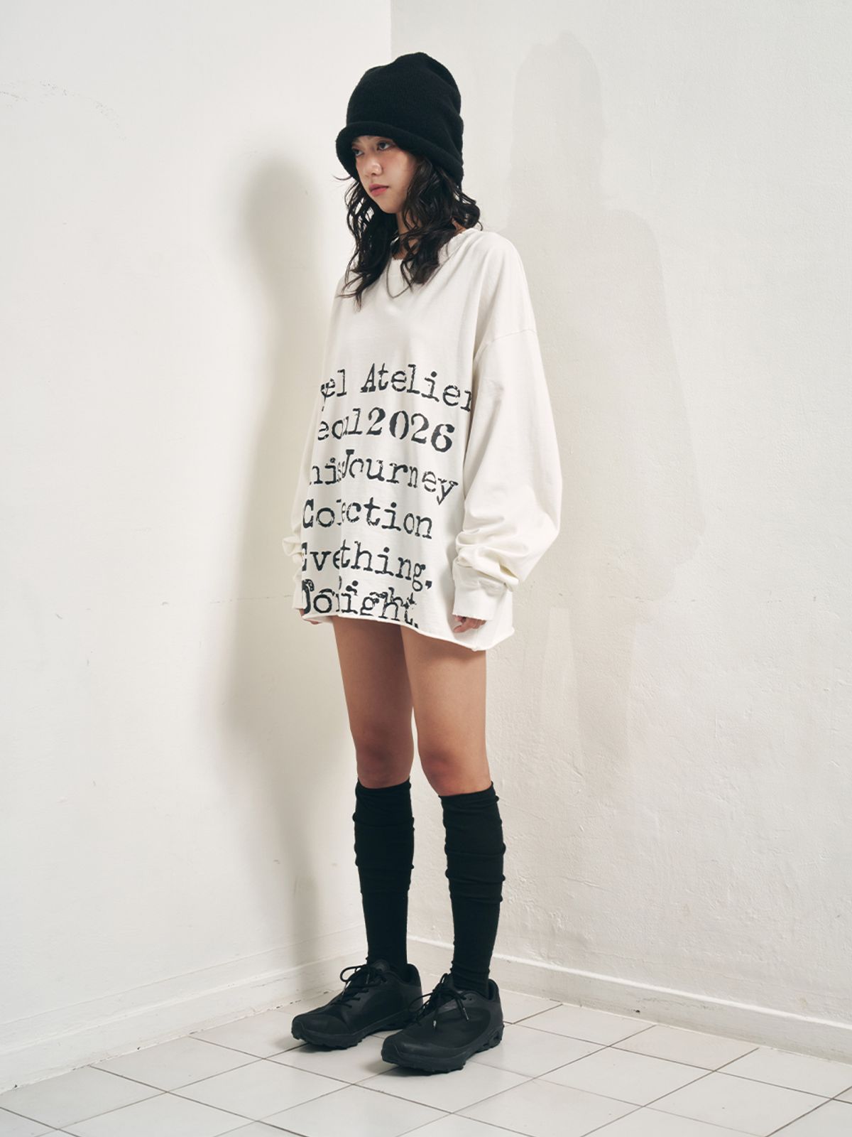 와이이이엘(YEEL) Y. LETTERING LONG-SLEEVE TOP IVORY