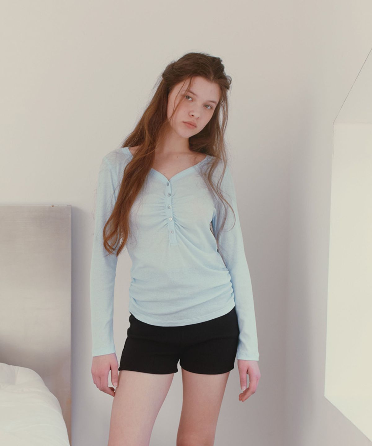 스러움(SEUREOUM) Delphin Button T-shirt_Sky Blue