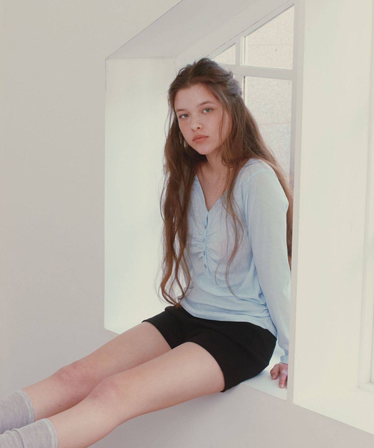 스러움(SEUREOUM) Delphin Button T-shirt_Sky Blue