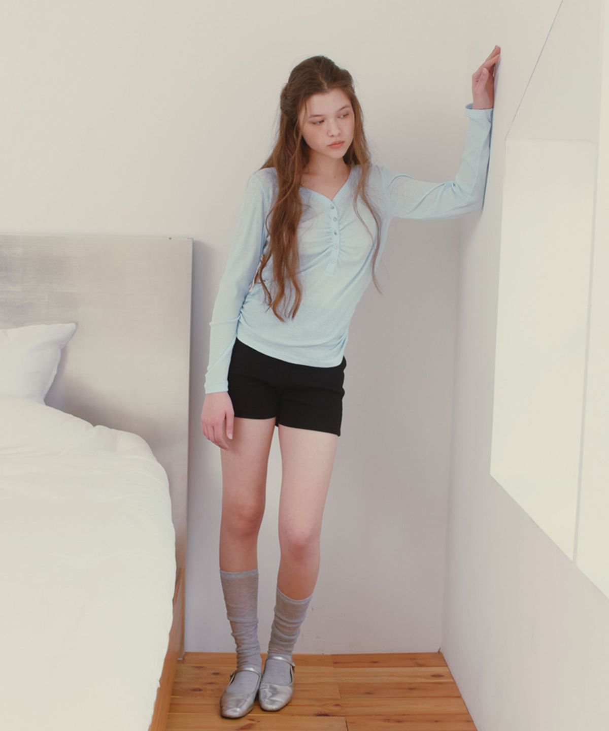 스러움(SEUREOUM) Delphin Button T-shirt_Sky Blue