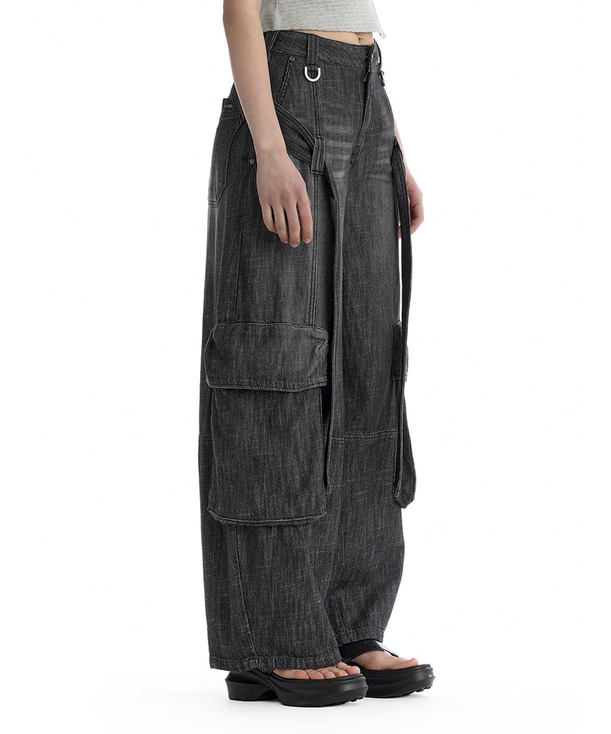 트리밍버드(TREEMINGBIRD) Utility Belted Cargo Denim Pants [ Gray ]