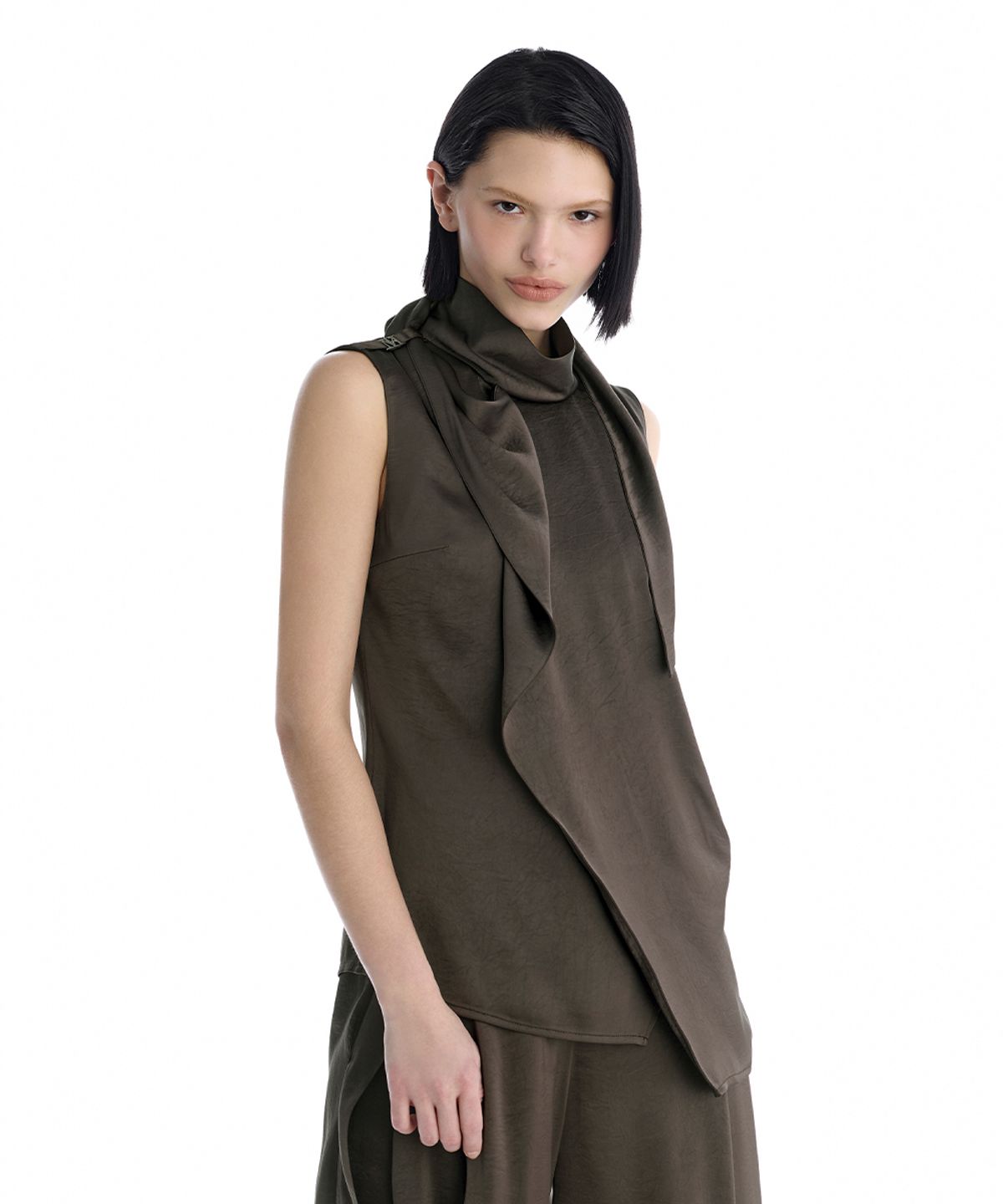 트리밍버드(TREEMINGBIRD) Draped High Neck Set-Up Sleeveless Top [ Brown ]