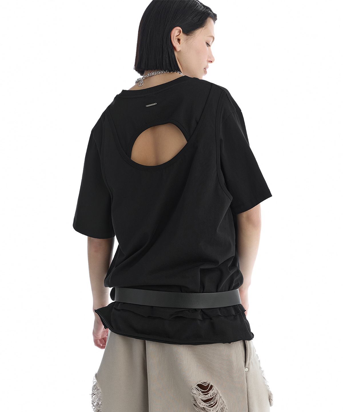 트리밍버드(TREEMINGBIRD) Open Back Detail T-Shirt [ Black ]