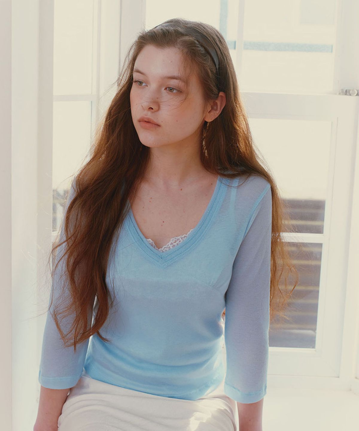 스러움(SEUREOUM) Double V-neck T-shirt_Sky Blue