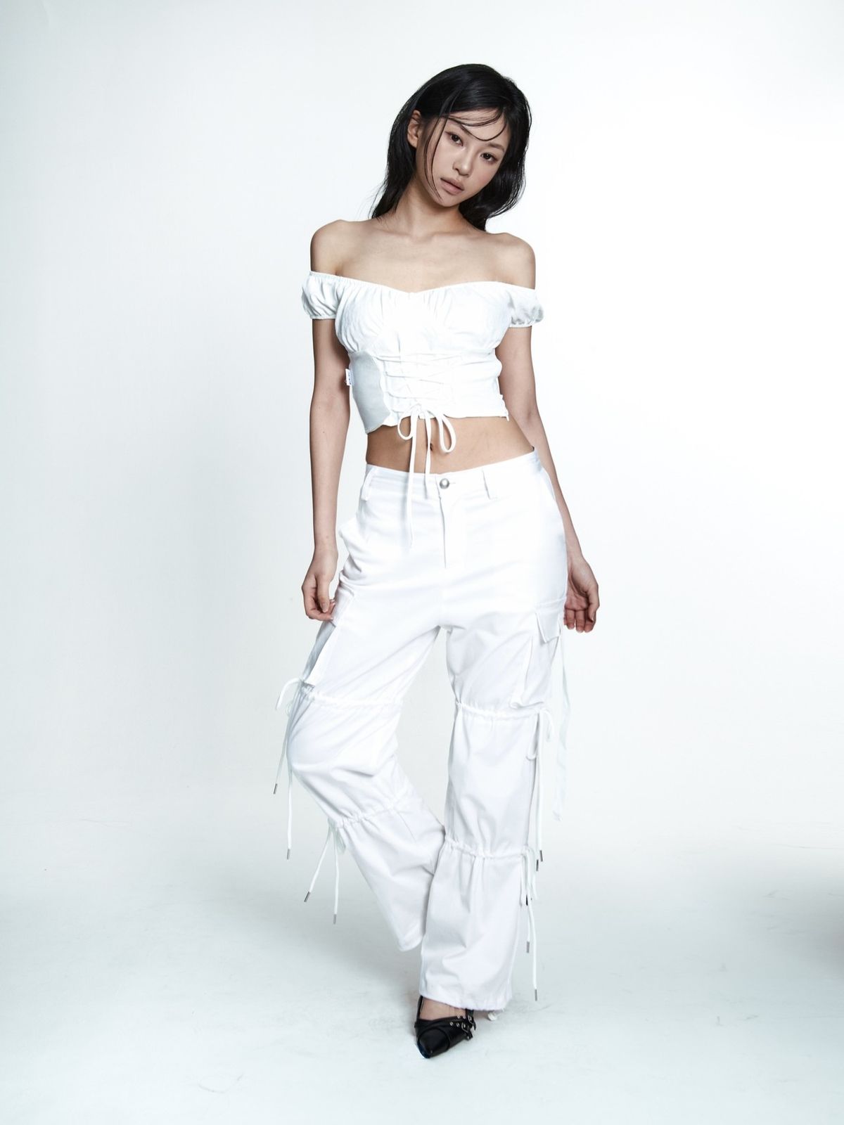 엠엘케이(MLK) 플라워 오프숄더 코르셋 탑 (WHITE)