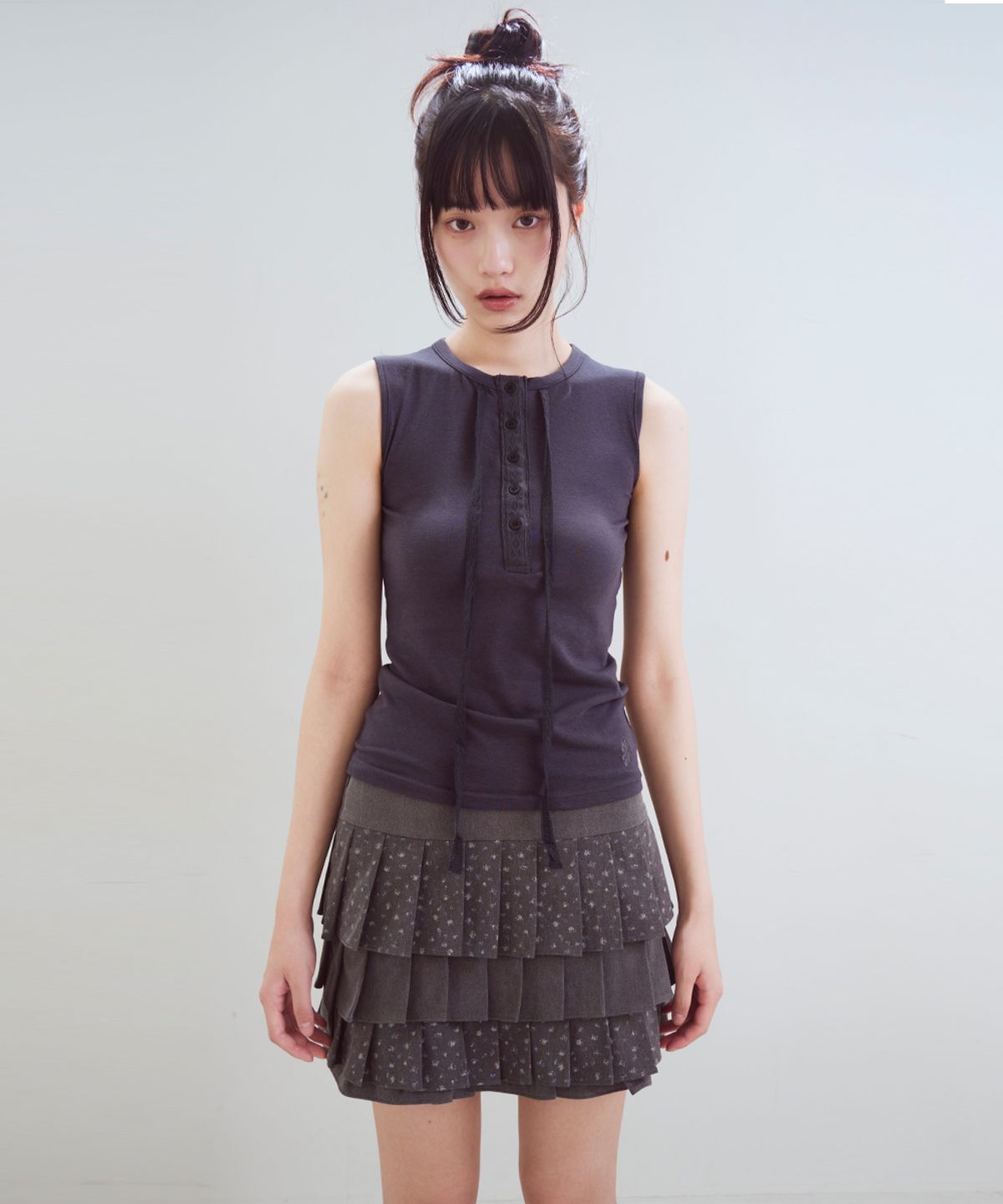 오피쉬(OAFISH) Flower Pleats Skirt, Gray