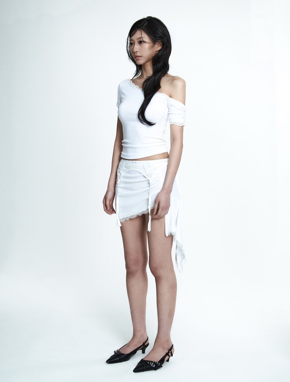 엠엘케이(MLK) 언발란스 레이스 반팔 탑 (WHITE)