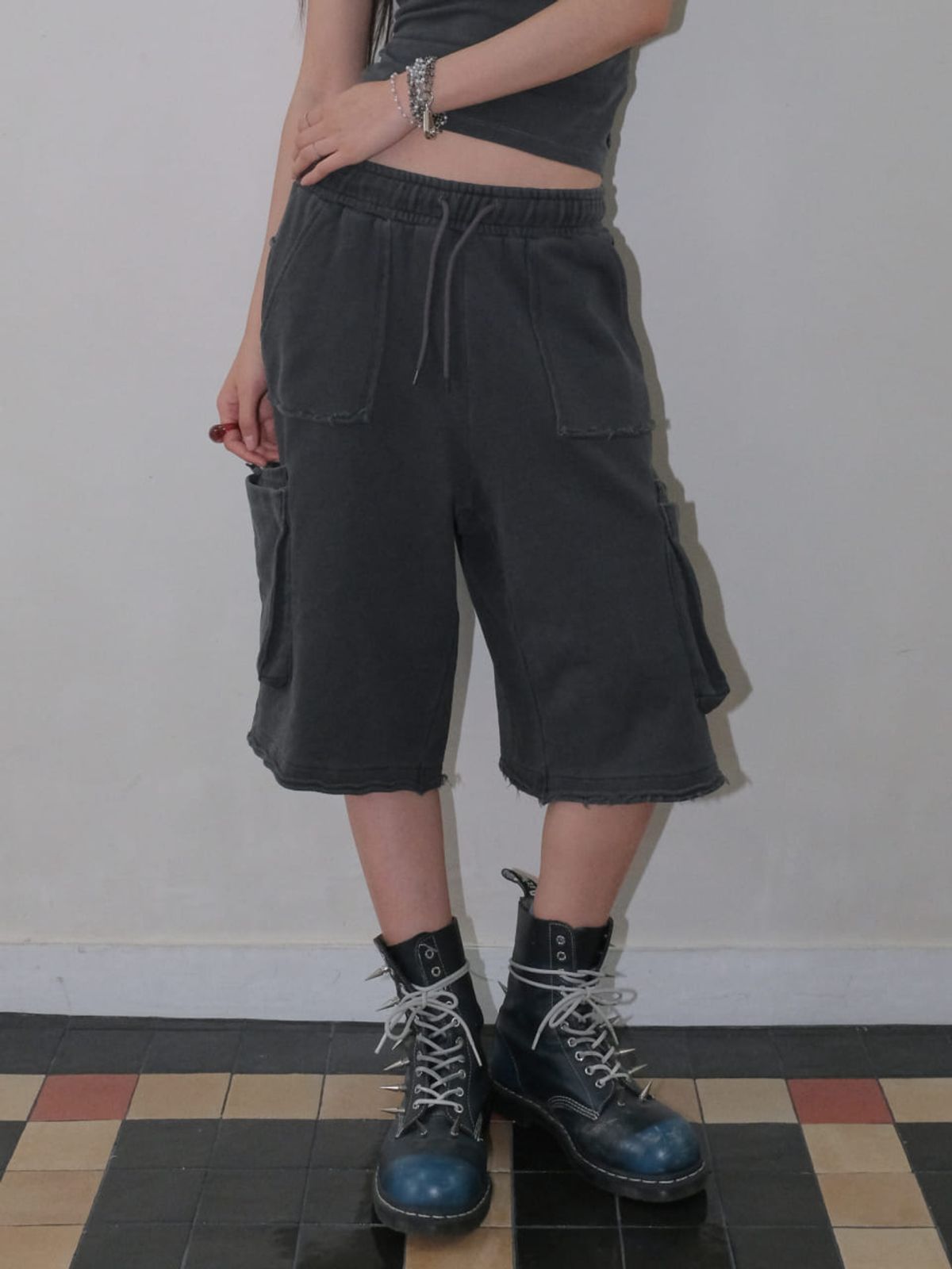 오디너리 홀리데이(ORDINARY HOLIDAY) CARGO JERSEY SHORTS [CHARCOAL]