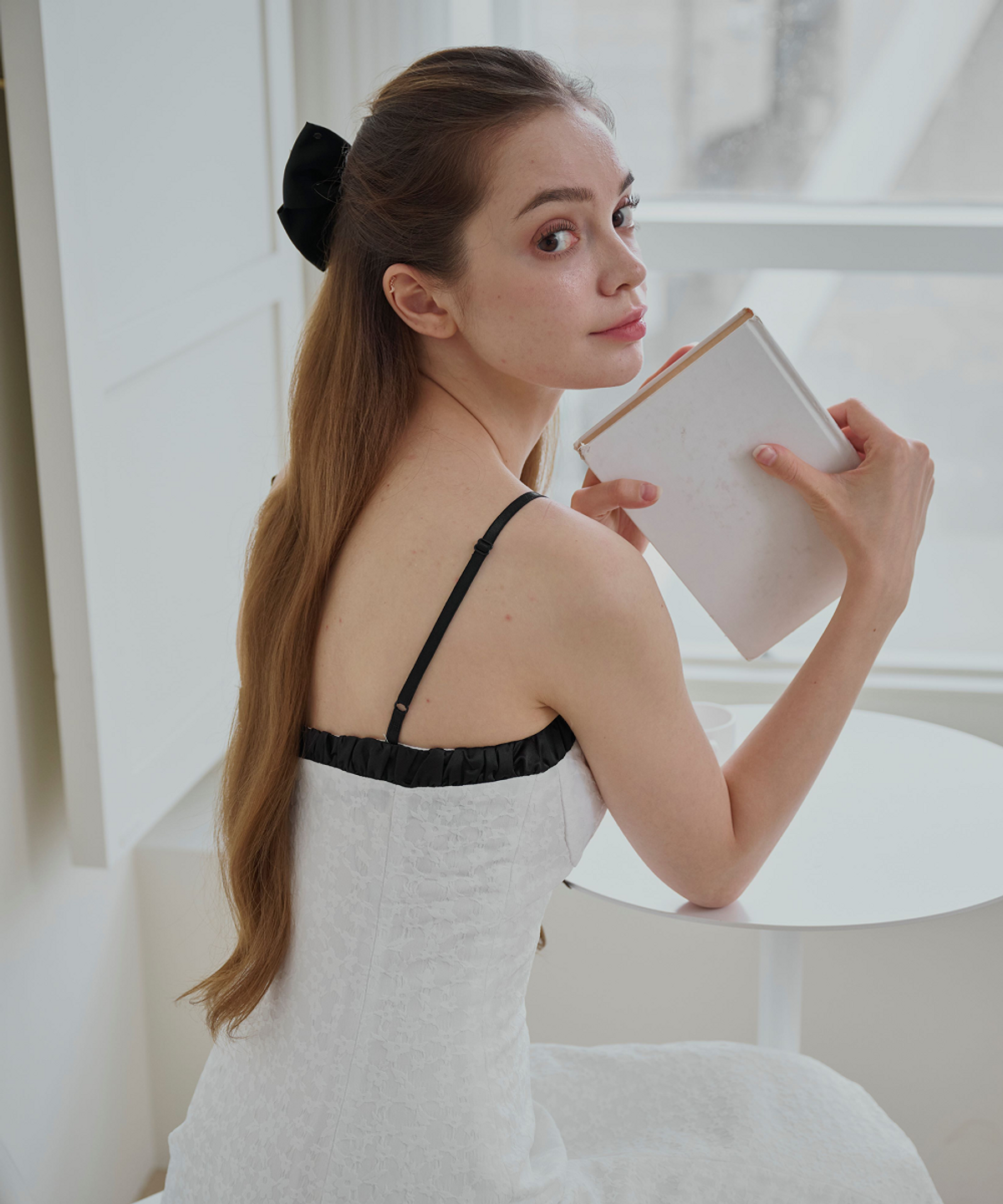 알리에나(ALIENAR) Satin shirring coloring dress