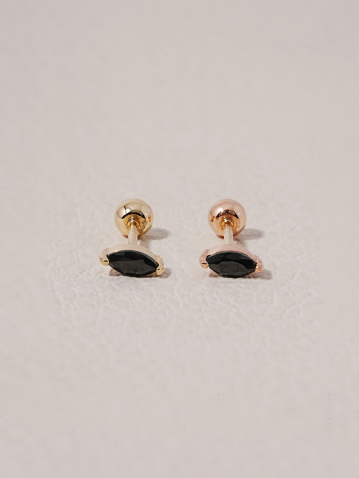 미니멀피어싱(MINIMALPIERCING) 14K 블랙 보트 큐빅 피어싱 귀걸이