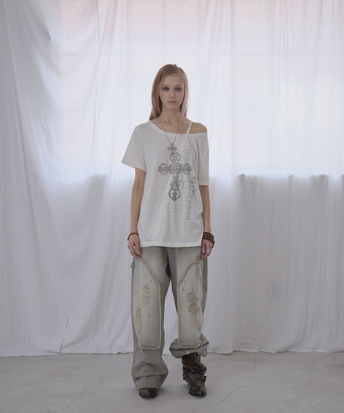 애시메트리(ASYMMETRY) SILENT CROSS SHIRRING TOP / IVORY