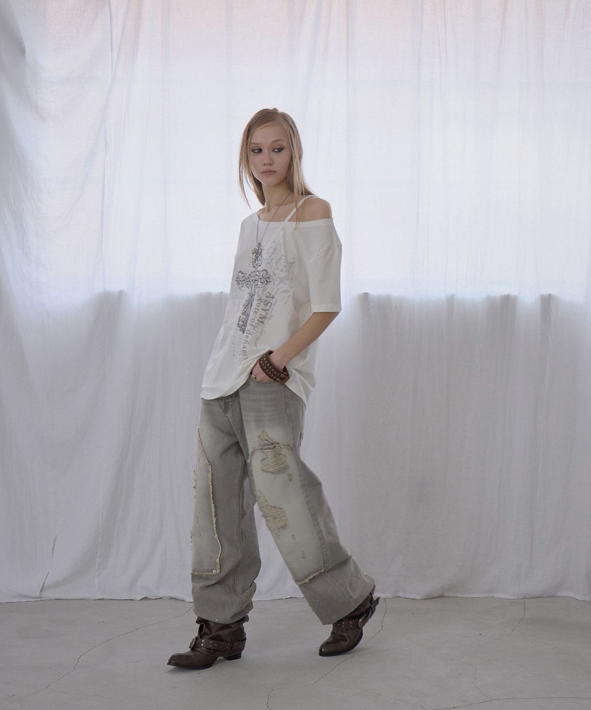 애시메트리(ASYMMETRY) SILENT CROSS SHIRRING TOP / IVORY