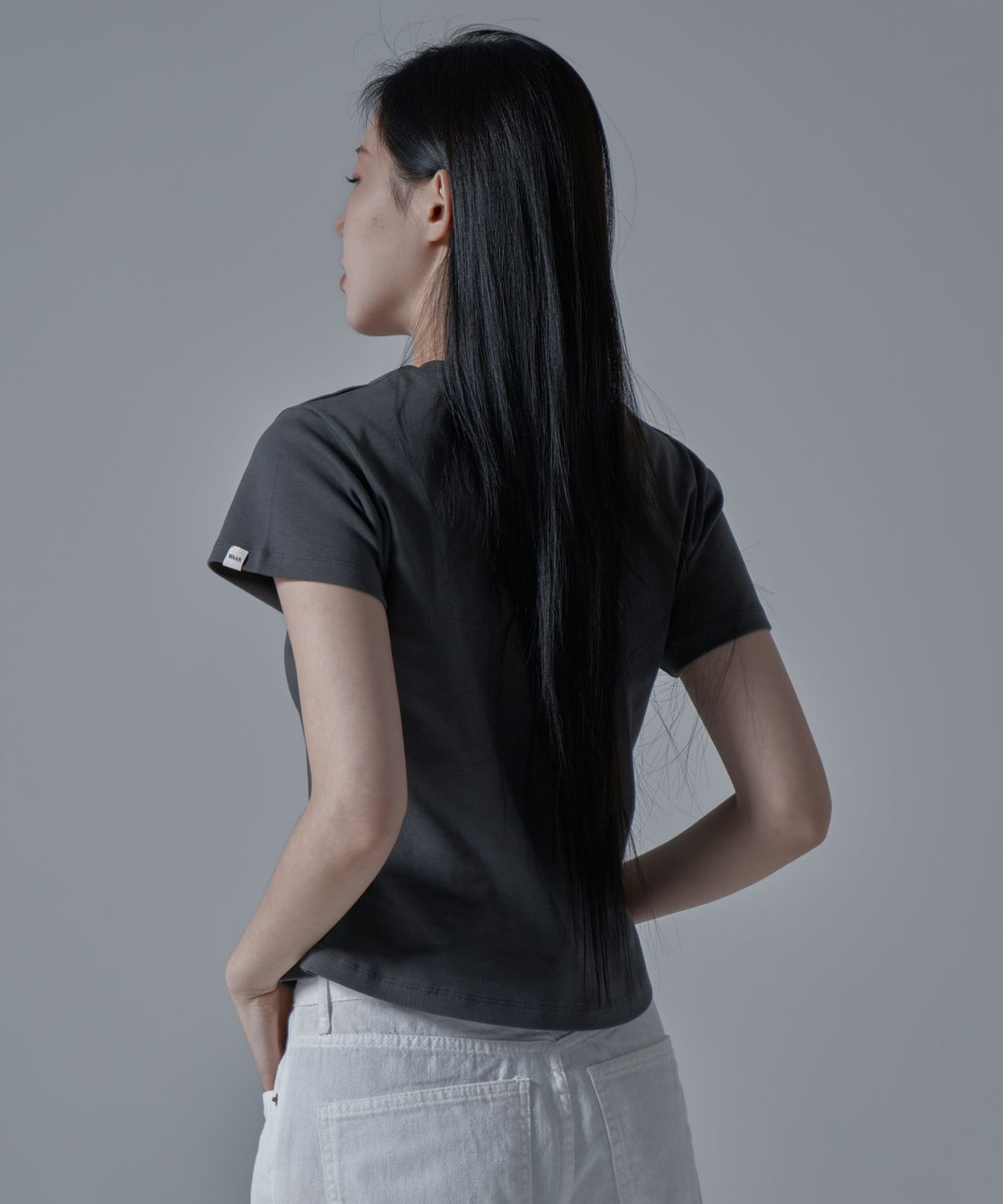 와르 포 우먼(WAARFORWOMAN) WT-60 슬림 라인 반팔 티셔츠_차콜 [S,M]