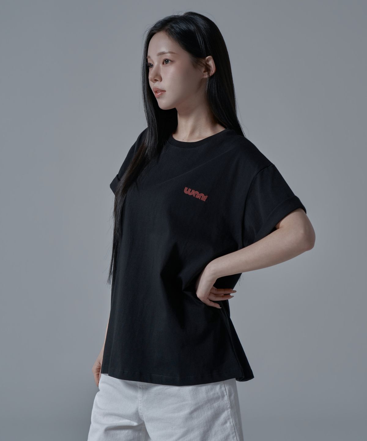 와르 포 우먼(WAARFORWOMAN) WT-65 라인 로고 오버핏 반팔 티셔츠_블랙