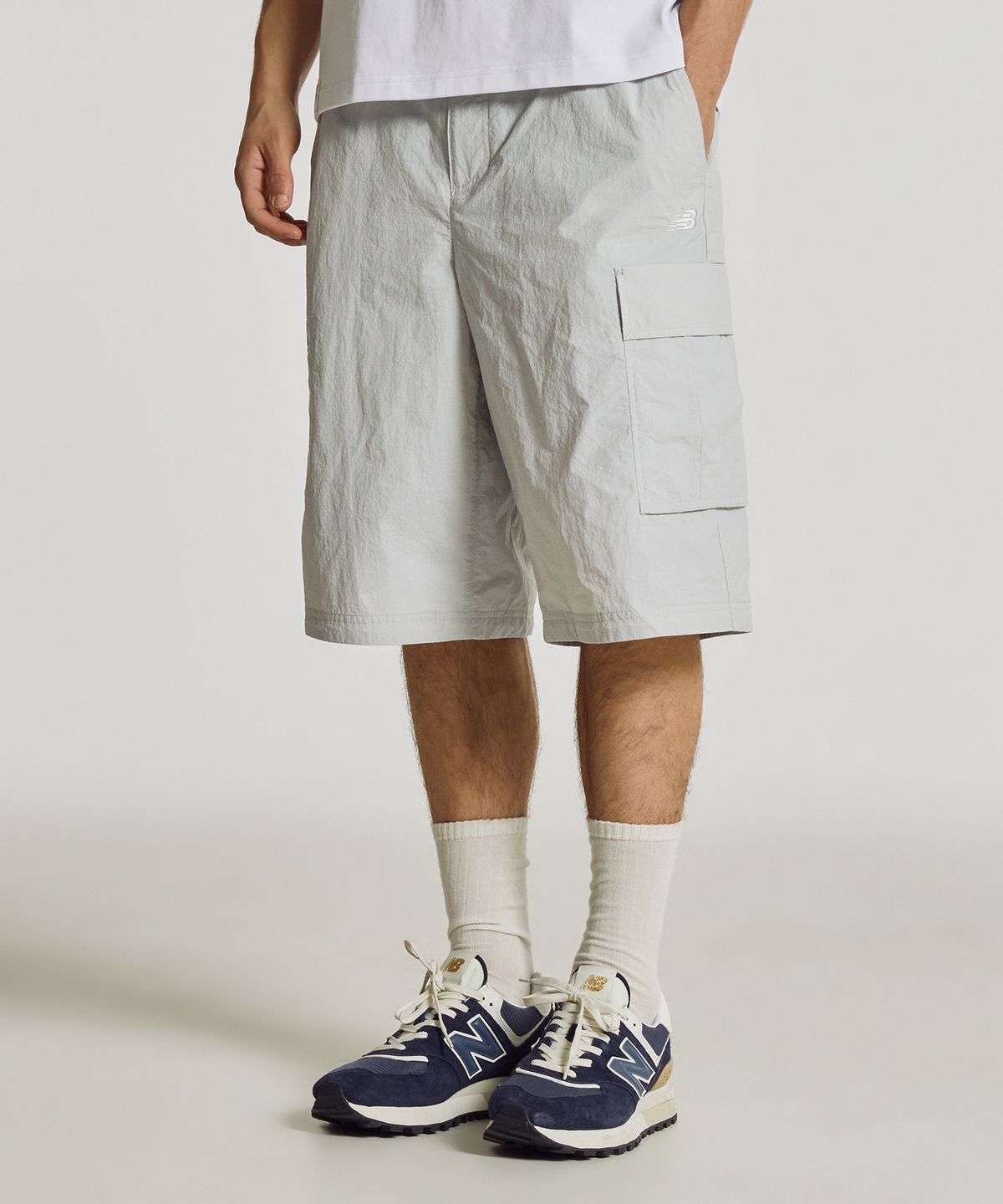 뉴발란스(NEW BALANCE) NBNVG21513 / UNI FROZEN 코튼라이크 카고 6부 버뮤다 쇼츠 (LIGHT GRAY)