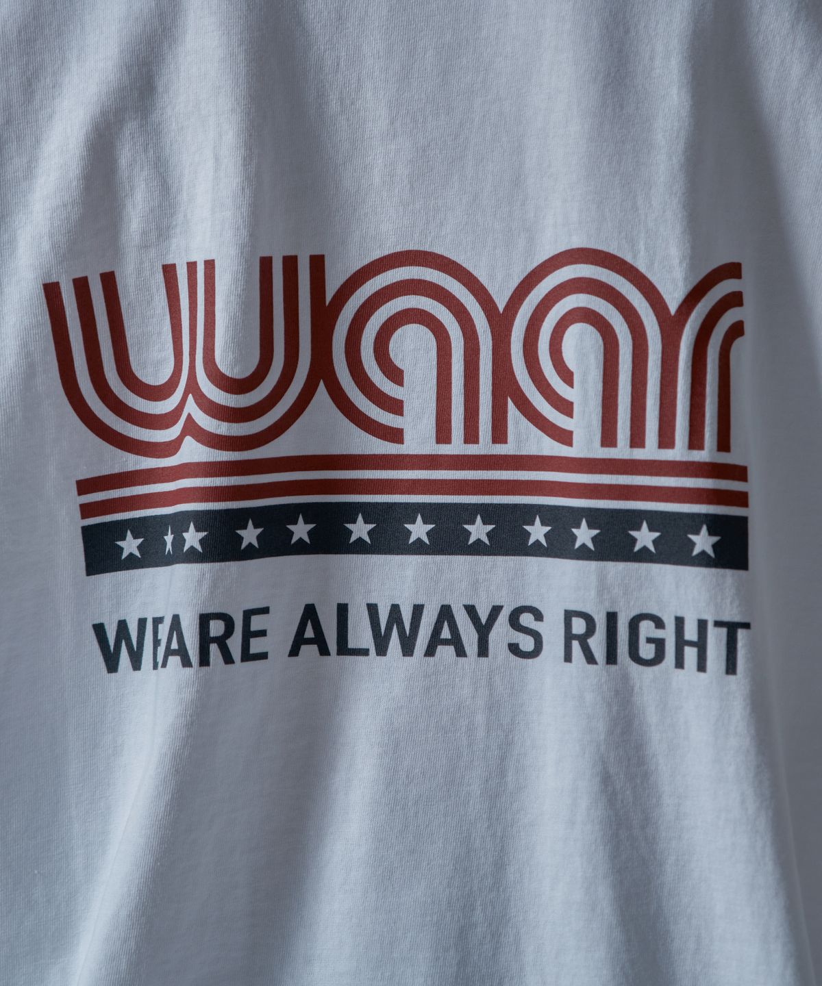 와르 포 우먼(WAARFORWOMAN) WT-65 라인 로고 오버핏 반팔 티셔츠_화이트