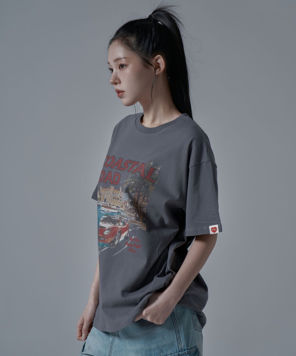 와르 포 우먼(WAARFORWOMAN) WT-67 코스탈 오버핏 반팔 티셔츠_차콜
