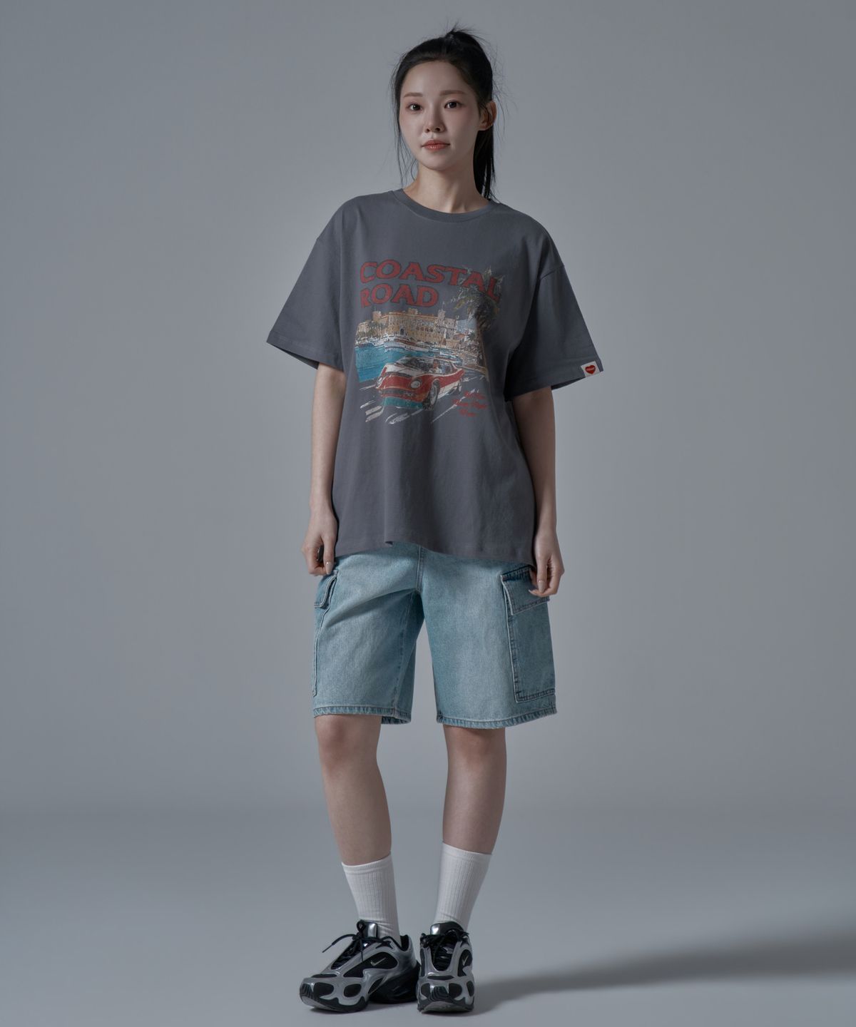 와르 포 우먼(WAARFORWOMAN) WT-67 코스탈 오버핏 반팔 티셔츠_차콜