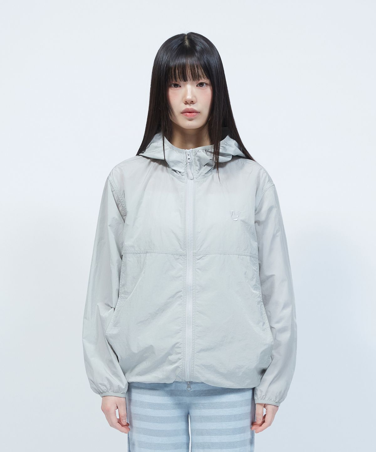 엘엠알(LMR) 플로럴 로고 크런키 후드 윈드브레이커 LIGHT GREY