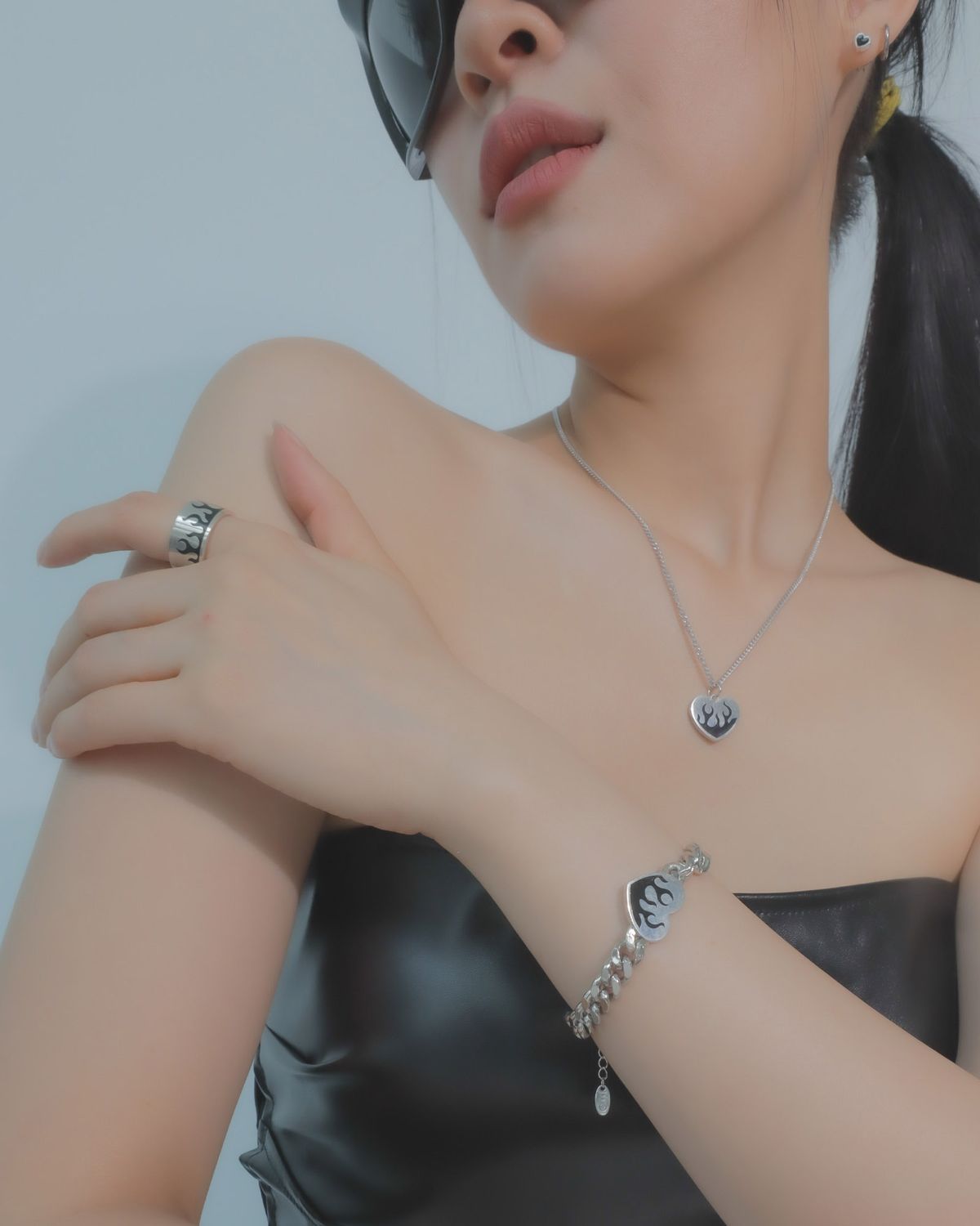 논논(NONENON) FLAME LOVE NEC(BLACK)