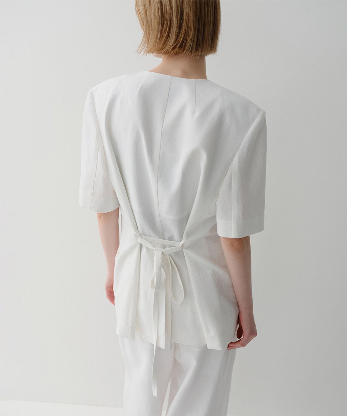 이아(EAAH) MALLOW LINEN COLLARLESS JACKET (WHITE)