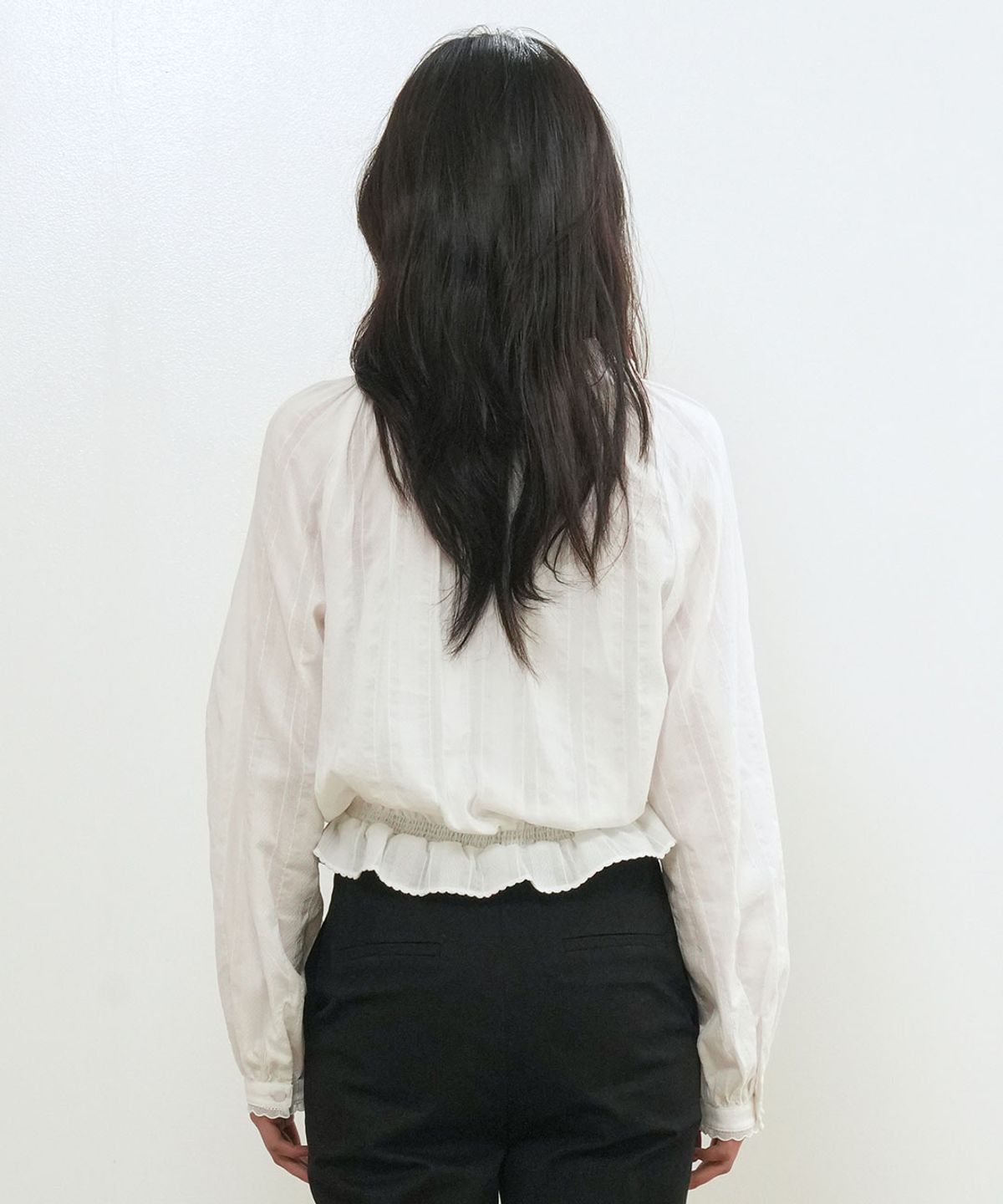 제너럴아이디어(GENERALIDEA) 프릴넥 크롭 레이스 블라우스 [WHITE] / GF2LBL515