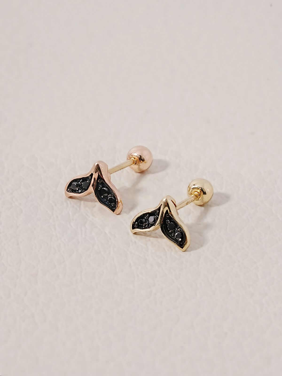 미니멀피어싱(MINIMALPIERCING) 14K 블랙 고래 꼬리 피어싱