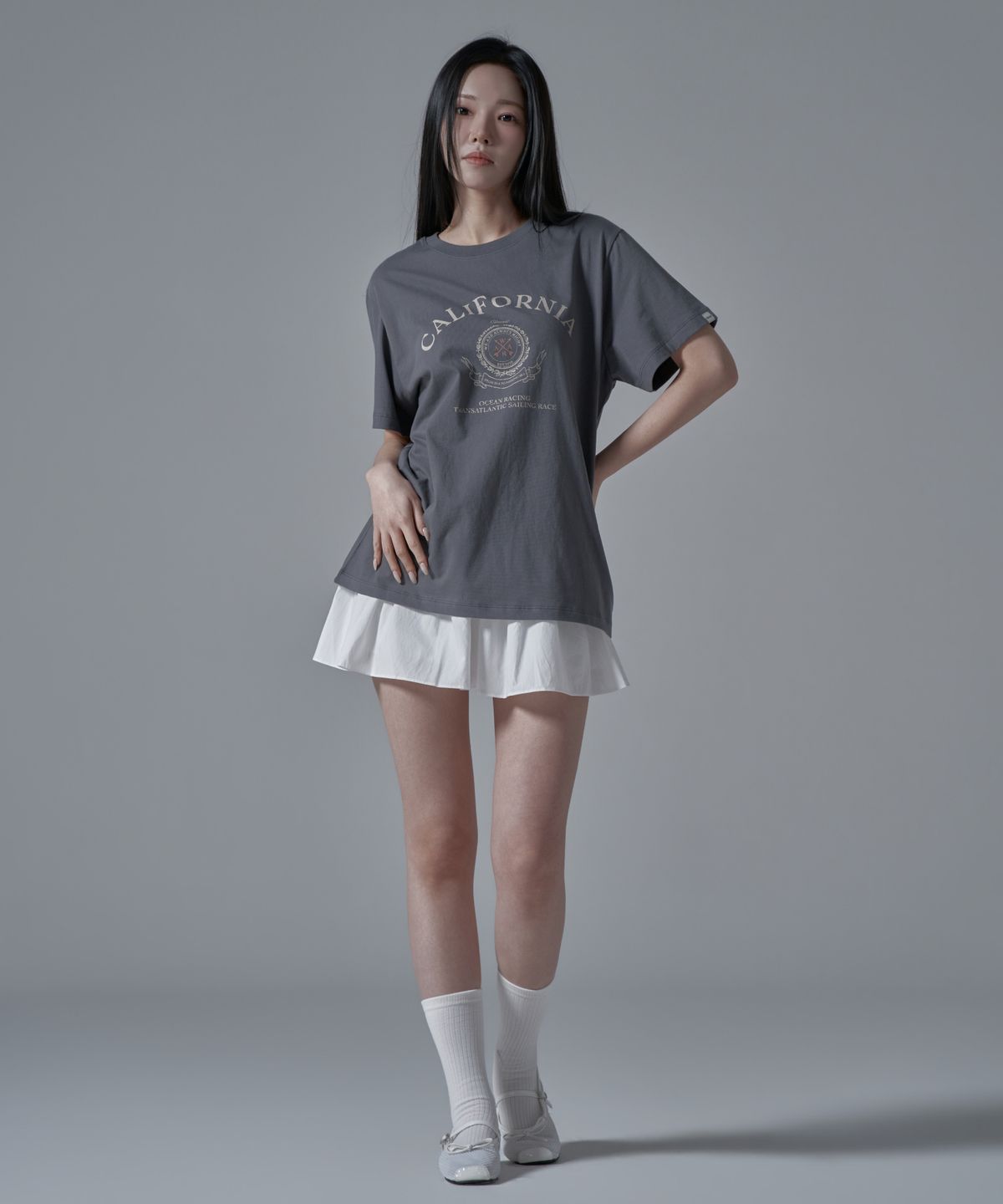 와르 포 우먼(WAARFORWOMAN) WT-69 캘리포니아 반팔 티셔츠_차콜