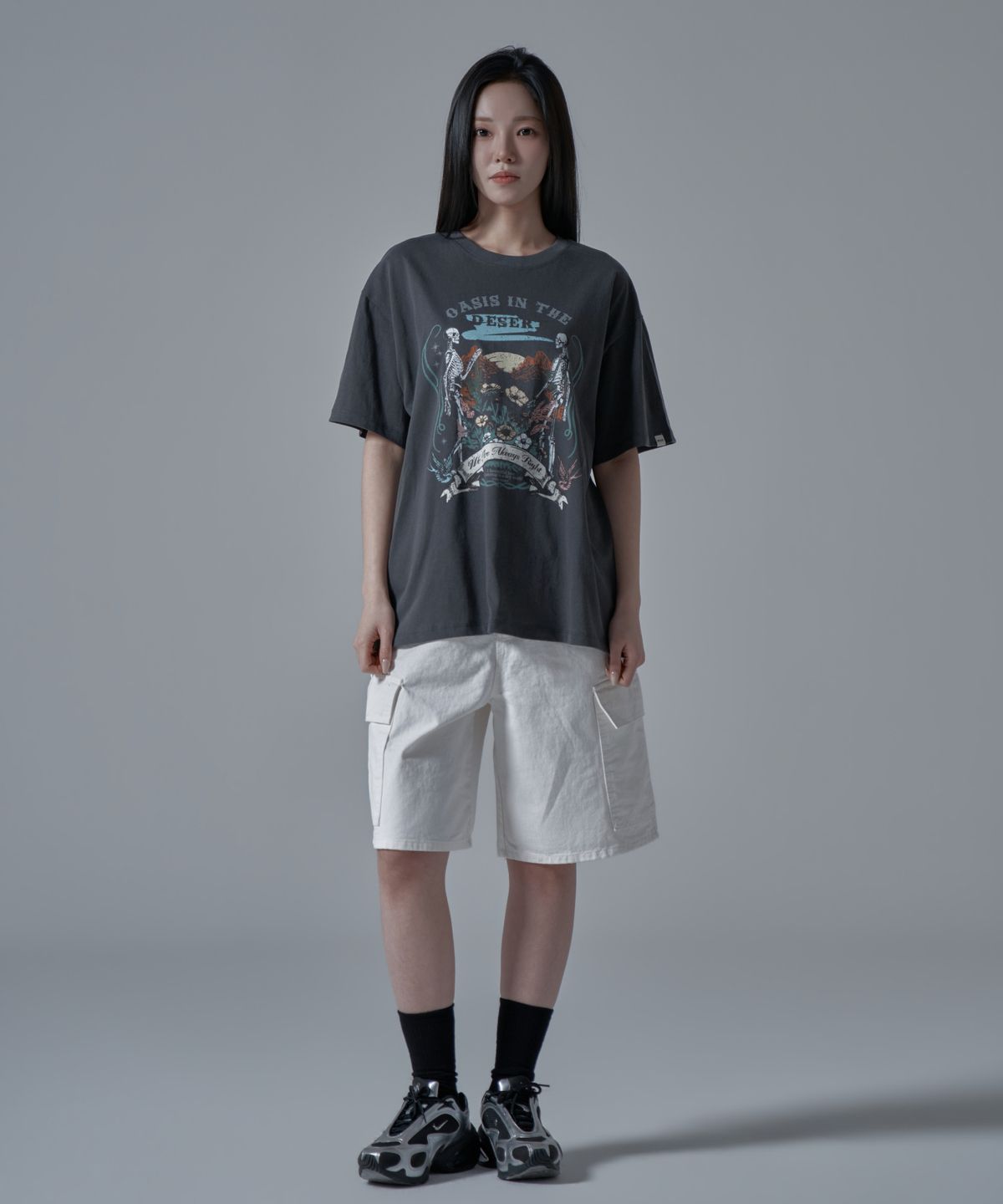 와르 포 우먼(WAARFORWOMAN) WT-72 스컬 오버핏 반팔 티셔츠_차콜
