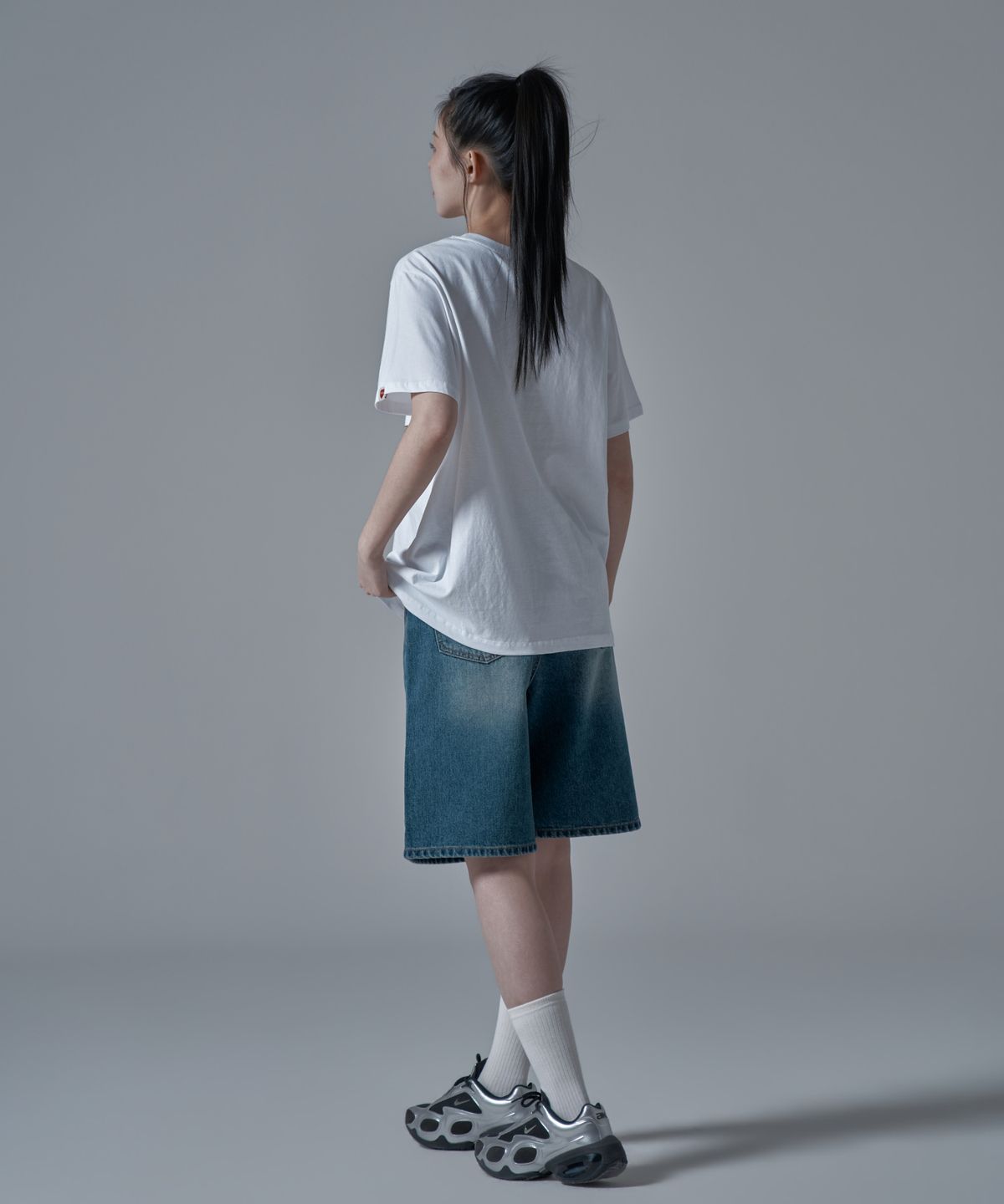 와르 포 우먼(WAARFORWOMAN) WT-73 러브 반팔 티셔츠_화이트
