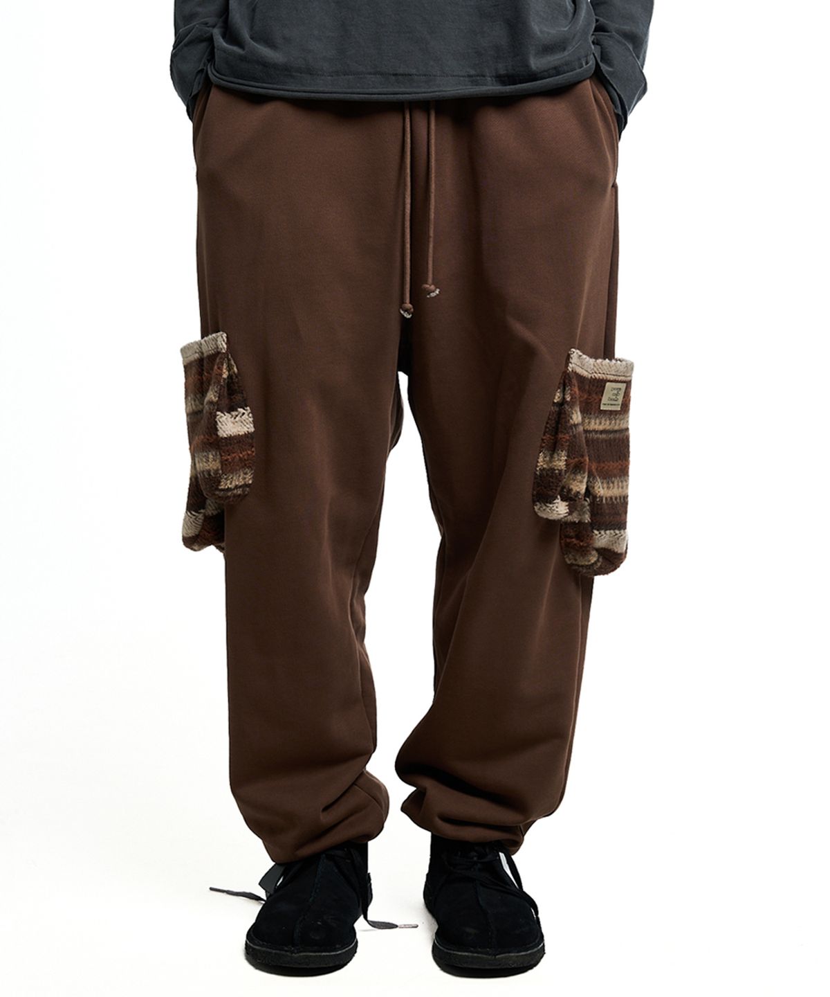 쓰리아이(3IE) MISMATCH CARGO PANTS_DARK BROWN