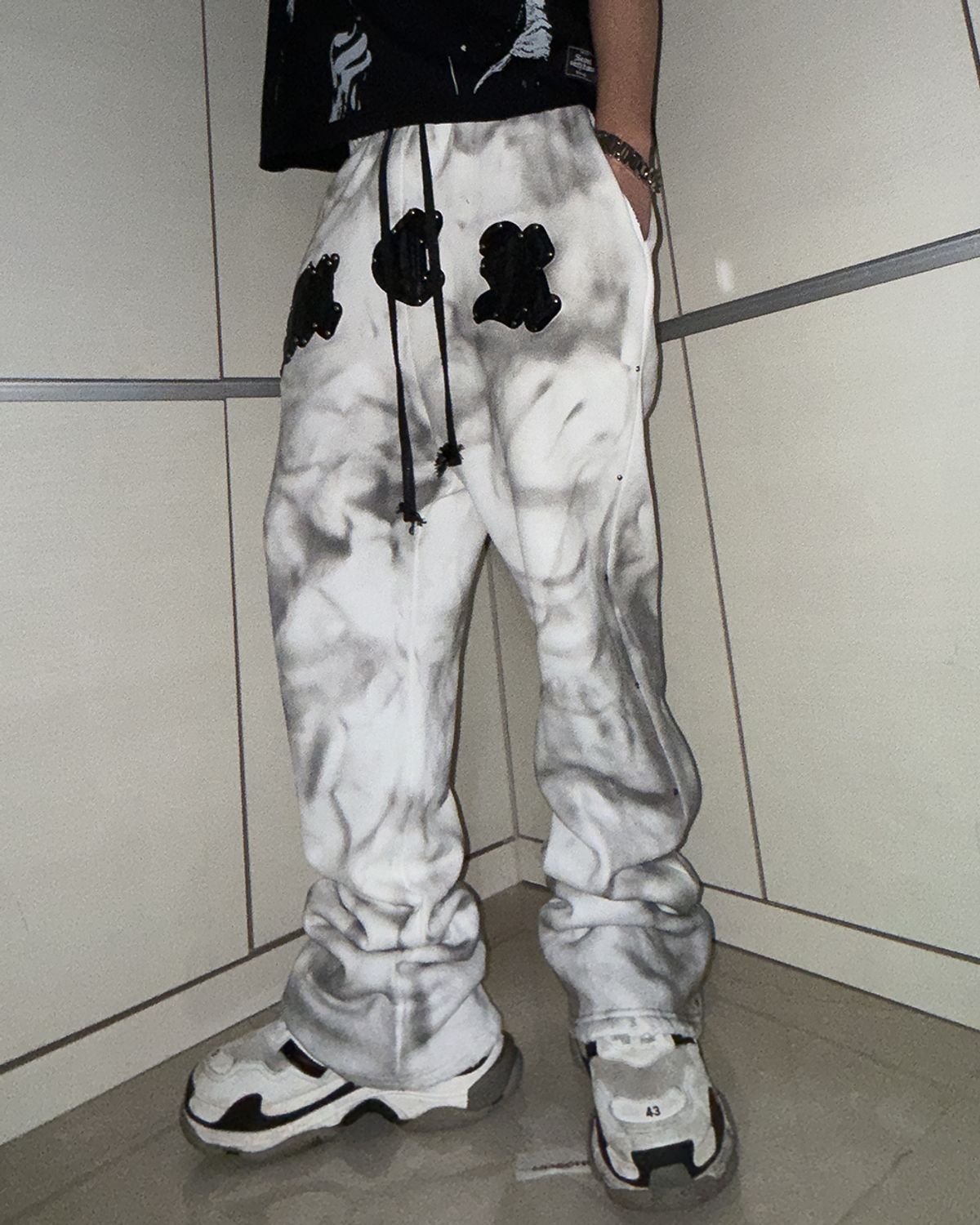뭉(MWOONG) M.C.R. code stud dirty P IV F