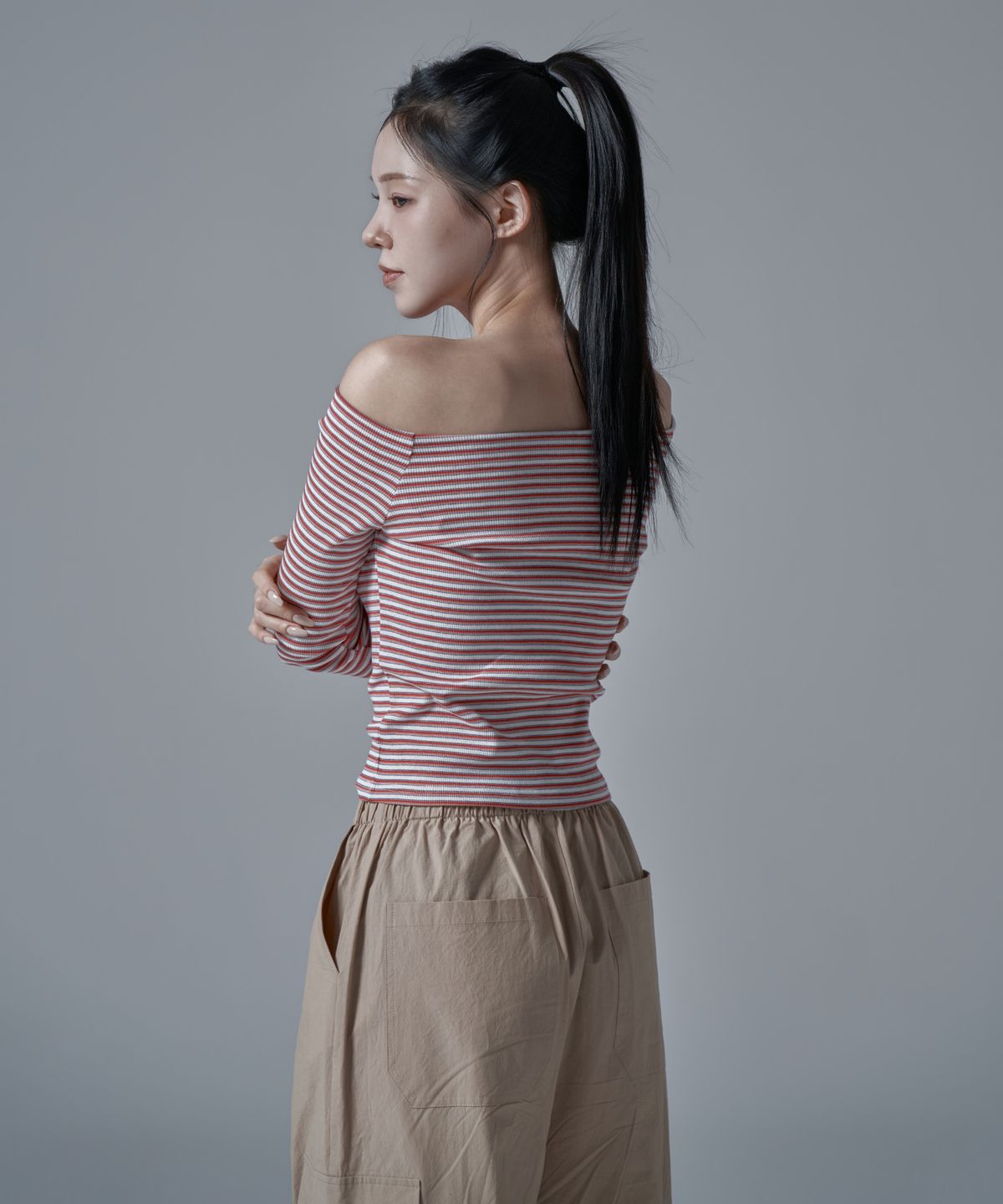 와르 포 우먼(WAARFORWOMAN) WT-74 골지 오프숄더 티셔츠_레드