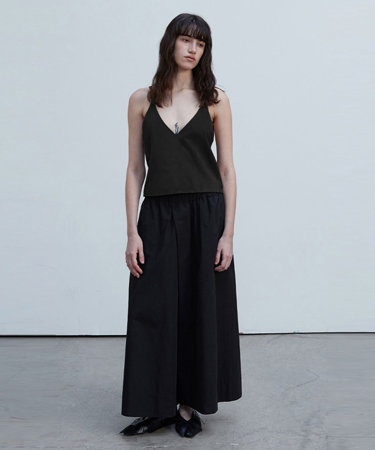 베르데마르(VERDEMAR) Suede V-Neck Bustier Top_Black