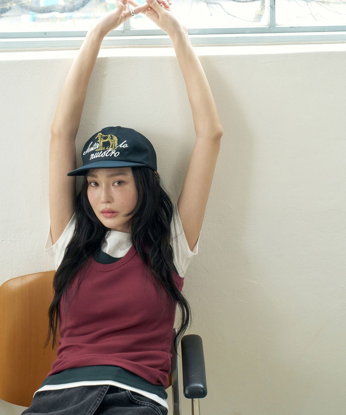 모르브13(MORVE13) 센티르 스쿱넥 슬리브리스
