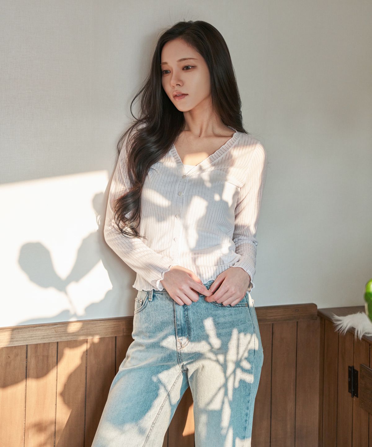 와르 포 우먼(WAARFORWOMAN) WK-23 프릴 가디건_화이트