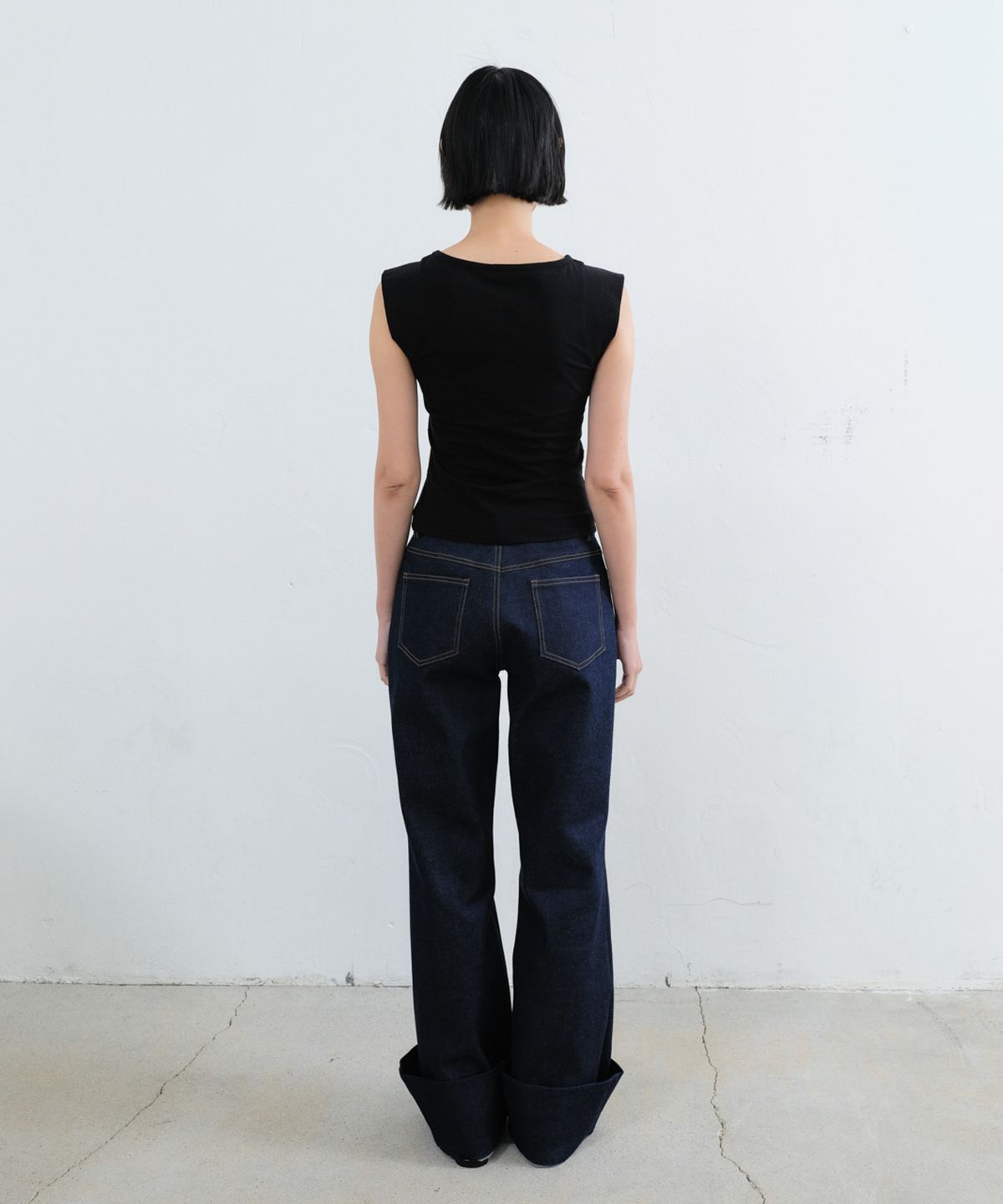 실롯(SEALOT) 폴드 헴 세미 플레어 진 (인디고)