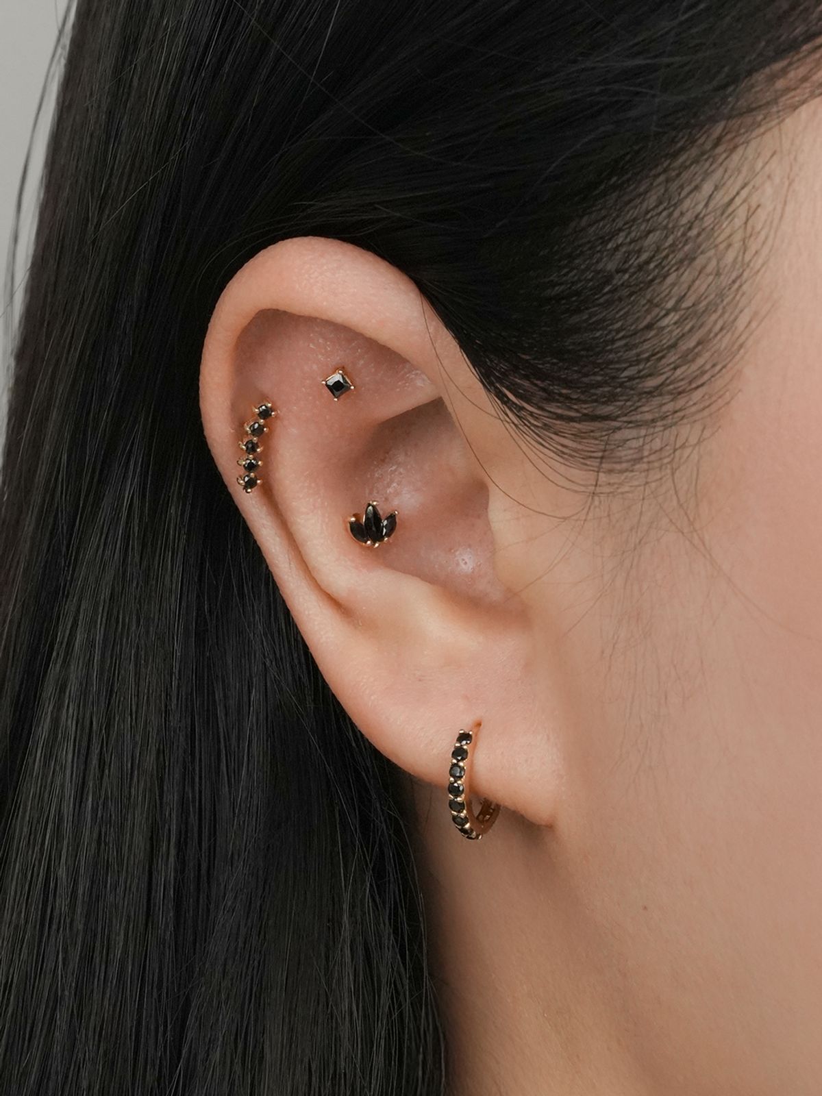 미니멀피어싱(MINIMALPIERCING) 14K 블랙 미니 티아라 피어싱 귀걸이