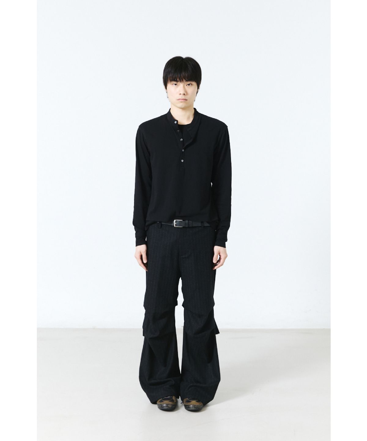 해칭룸(HATCHINGROOM) Dual Front Tee Black