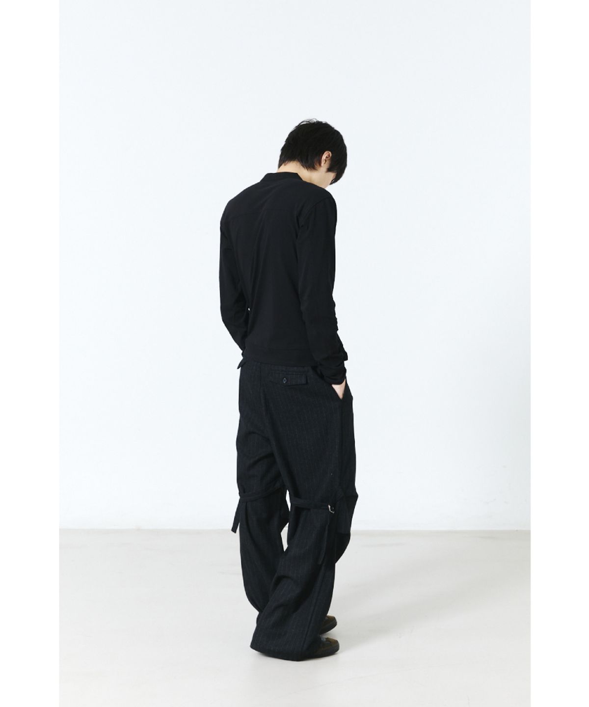 해칭룸(HATCHINGROOM) Dual Front Tee Black