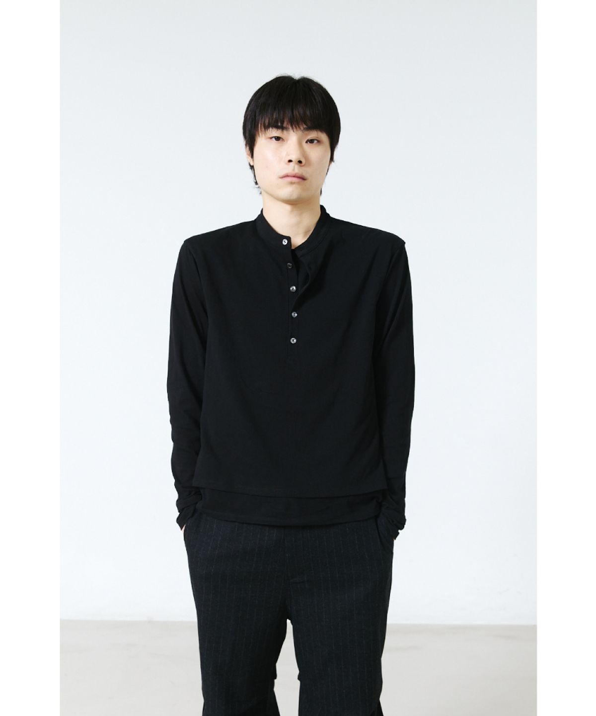 해칭룸(HATCHINGROOM) Dual Front Tee Black