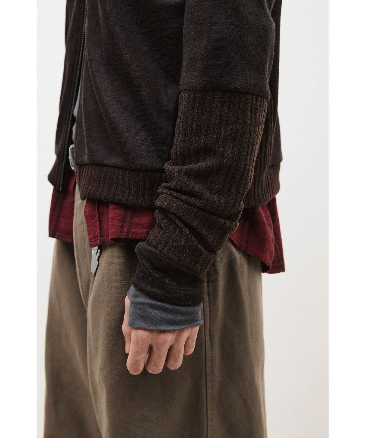 해칭룸(HATCHINGROOM) Double Sleeve Track Cardigan Dark Brown