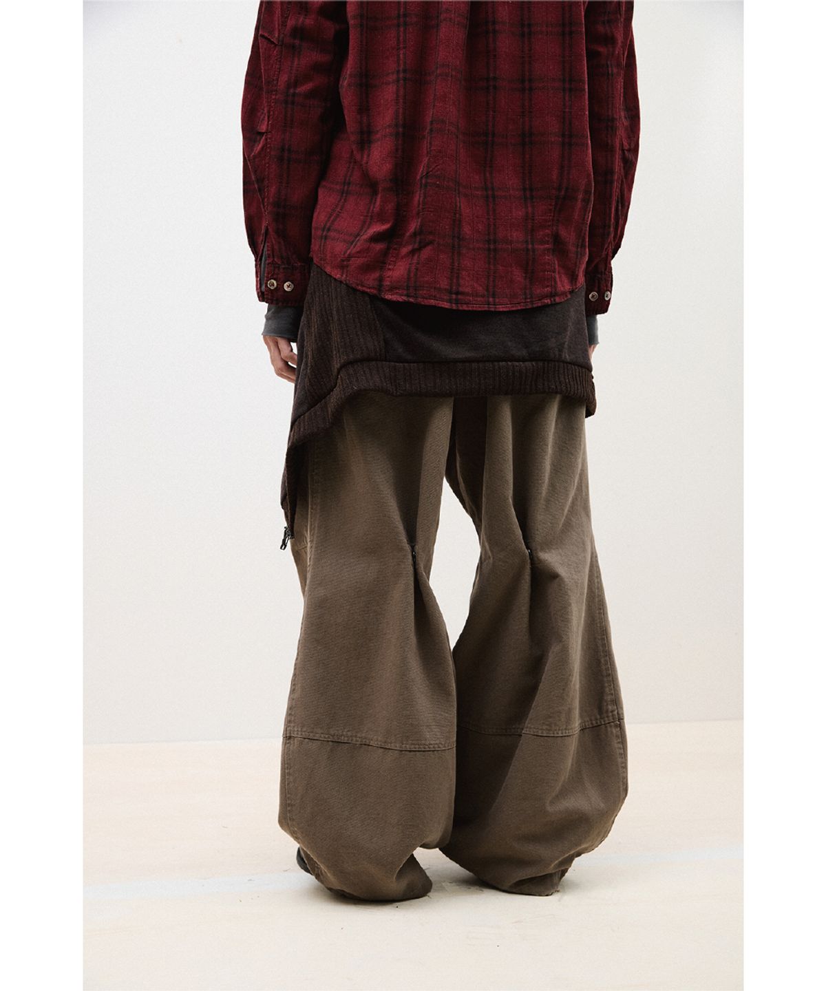 해칭룸(HATCHINGROOM) Double Sleeve Track Cardigan Dark Brown