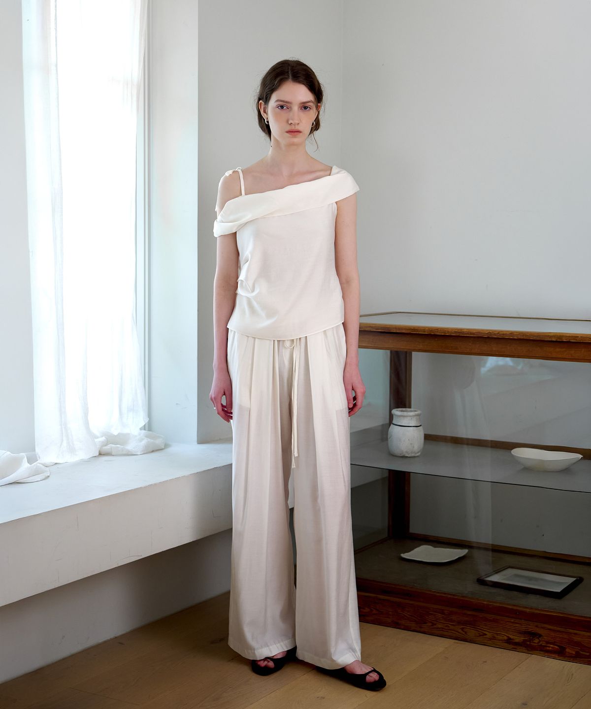 스르비(SELEVER) Marel off-Shoulder Blouse_2 Color