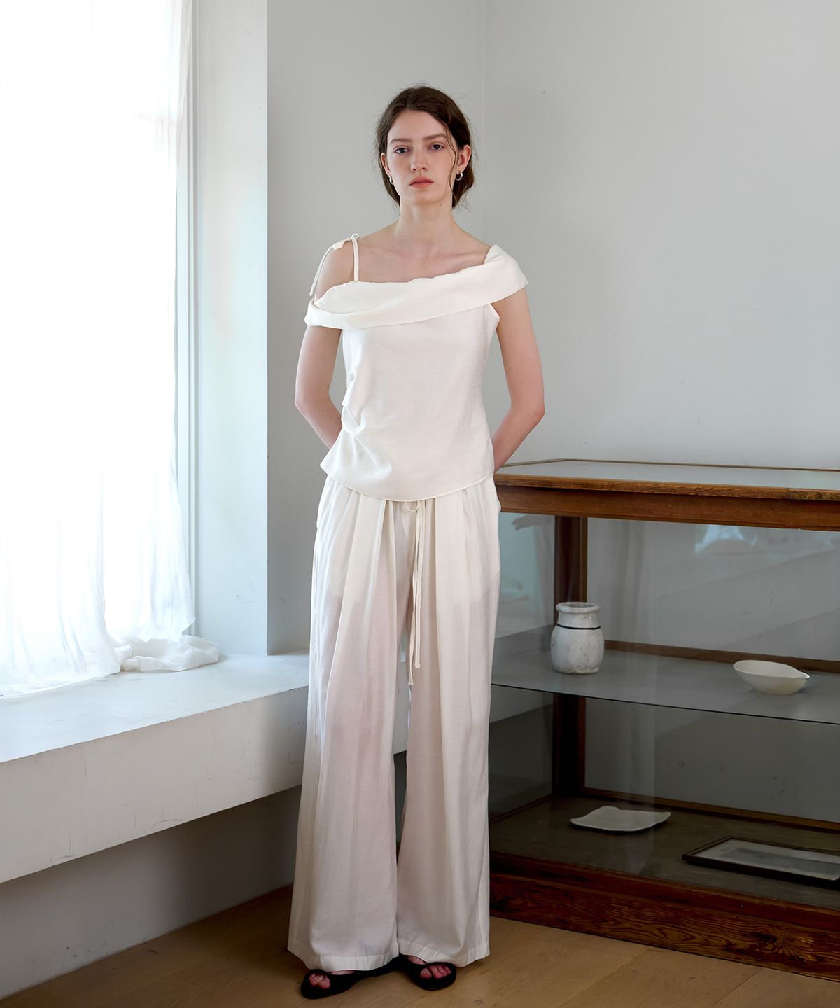 스르비(SELEVER) Marel off-Shoulder Blouse_2 Color
